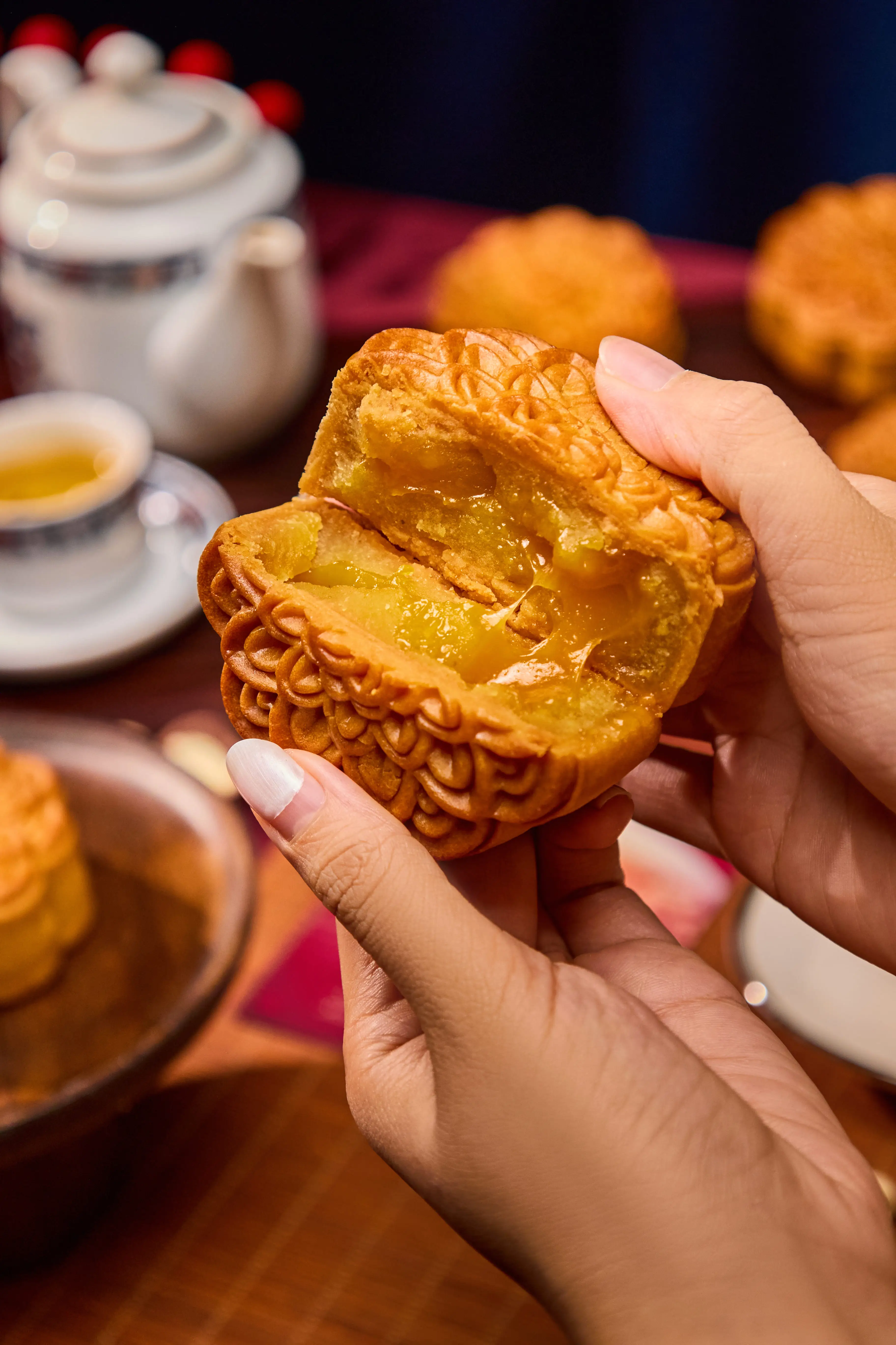 Bánh Trung thu lưu sa trứng muối Solra Gift